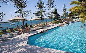 Silvershore Apartments On The Broadwater